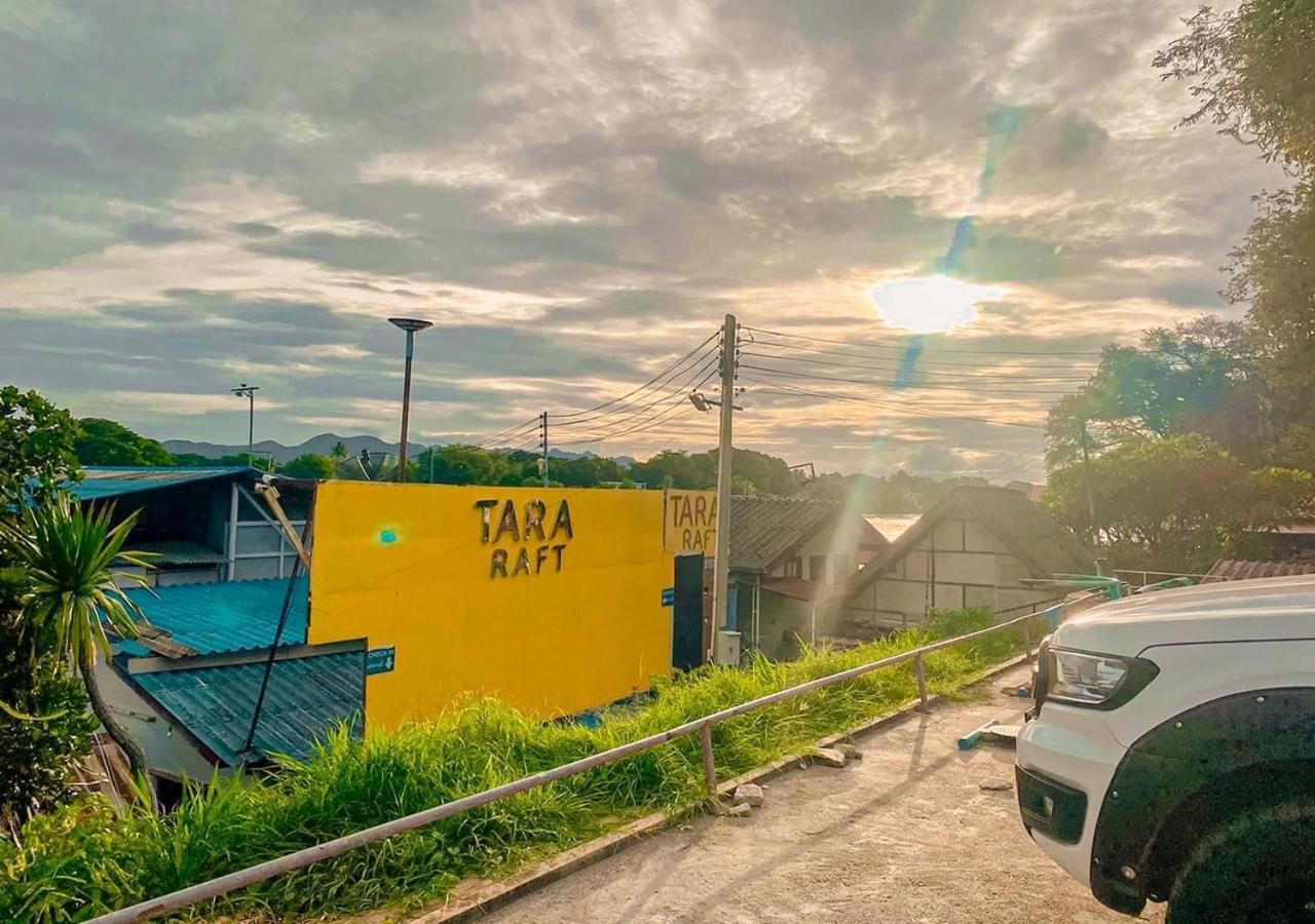 Tara Raft Hotel Kanchanaburi Ngoại thất bức ảnh