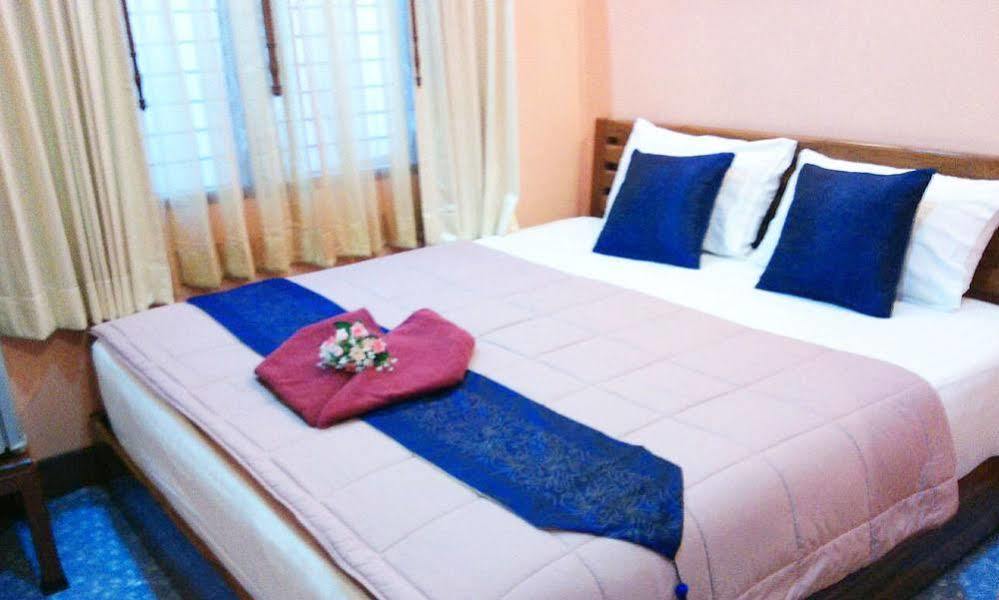 Tara Raft Hotel Kanchanaburi Ngoại thất bức ảnh