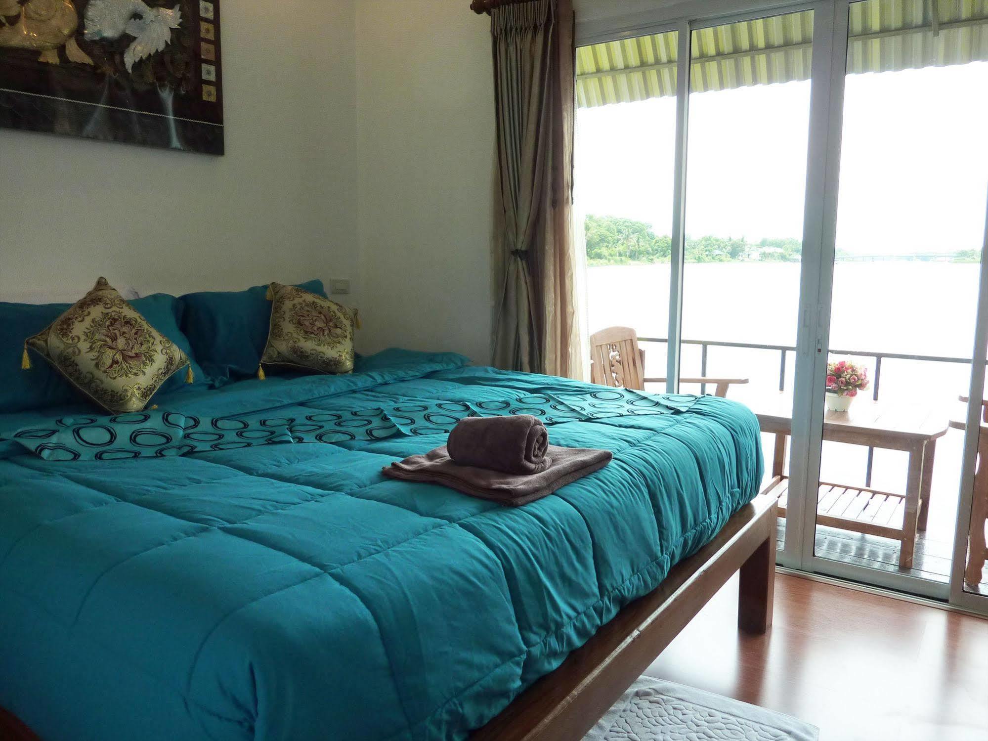 Tara Raft Hotel Kanchanaburi Ngoại thất bức ảnh