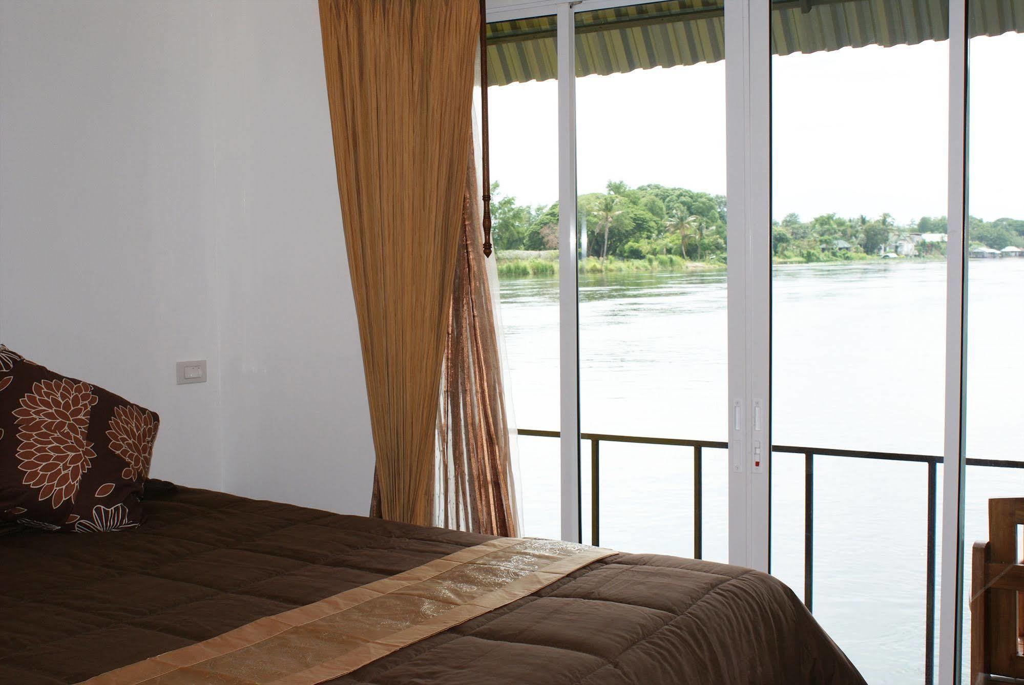 Tara Raft Hotel Kanchanaburi Ngoại thất bức ảnh