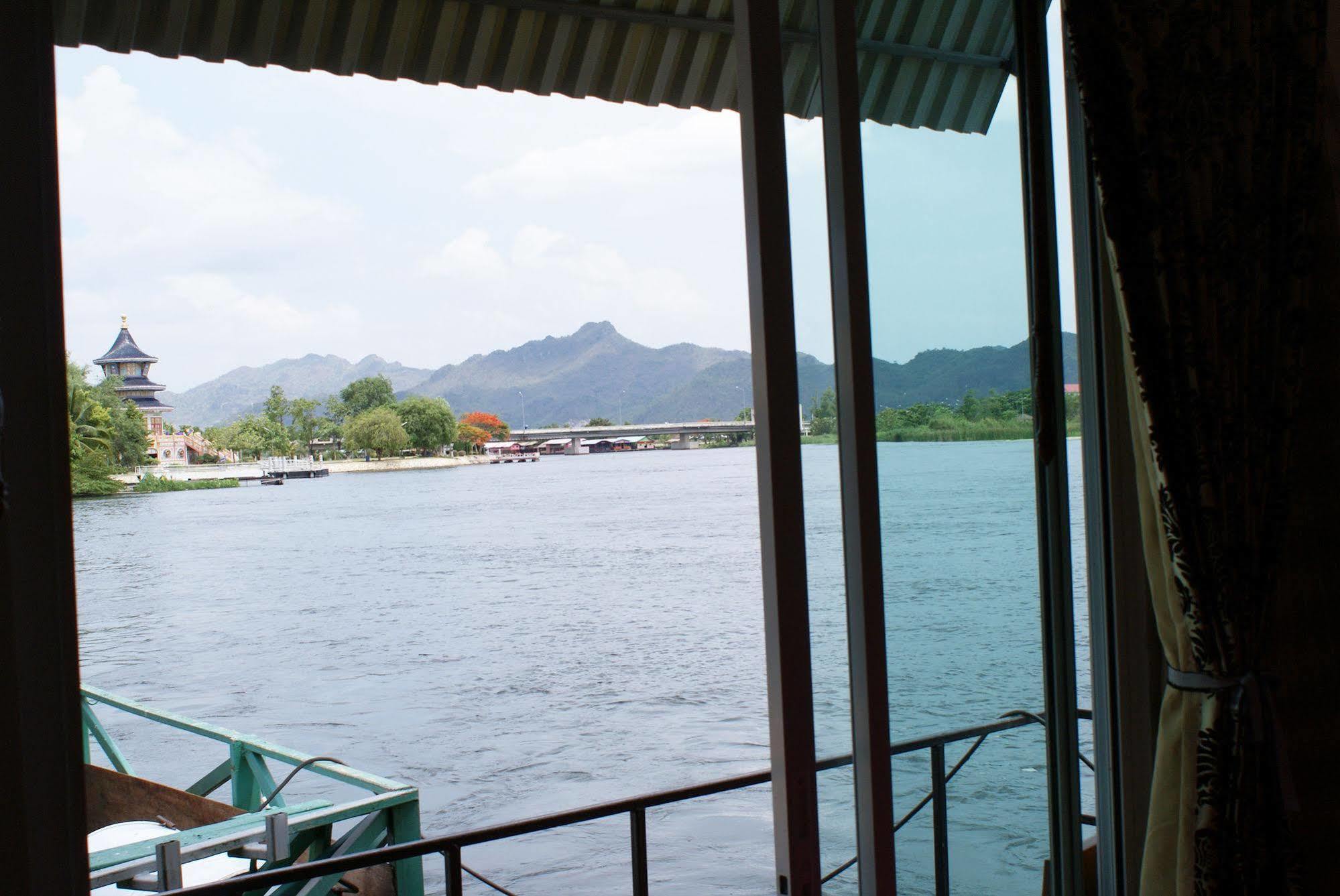 Tara Raft Hotel Kanchanaburi Ngoại thất bức ảnh